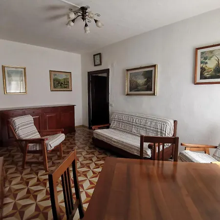 Liliana Apartment *